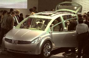 Nissan unveils all-new Quest minivan at Detroit auto show